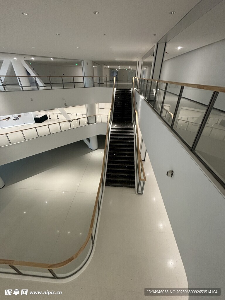 现代简约风格室内楼梯空间