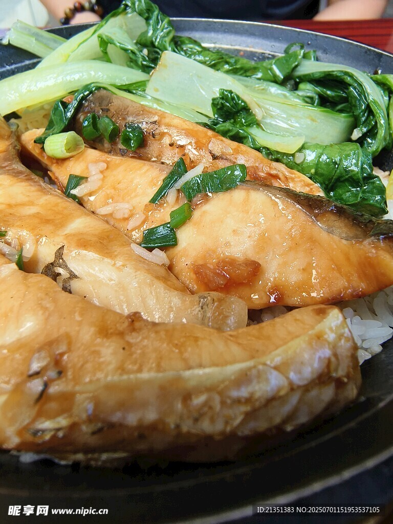 鱼腩煲仔饭