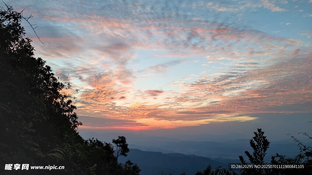 大自然的绚丽晚霞