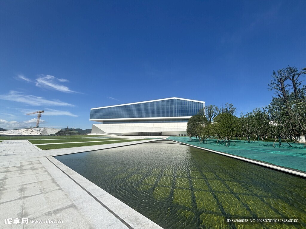 现代建筑与水景景观