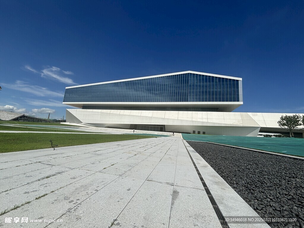 现代简约风格的独特建筑