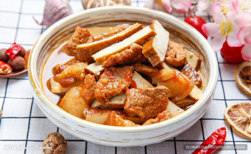 美味酸菜炖五花肉