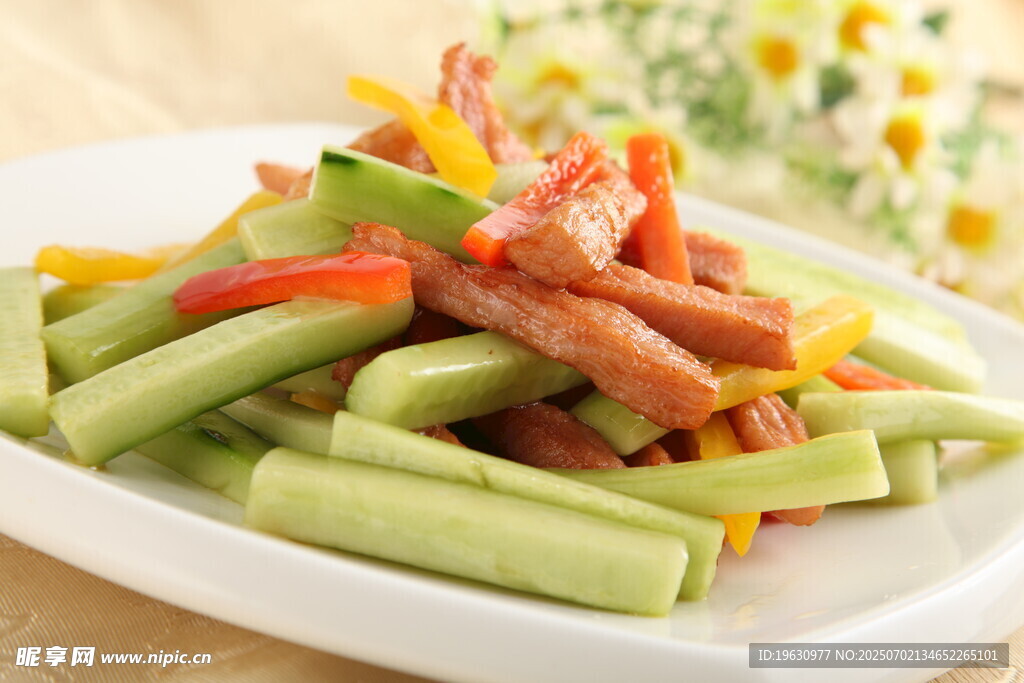 彩椒肉丝炒黄瓜