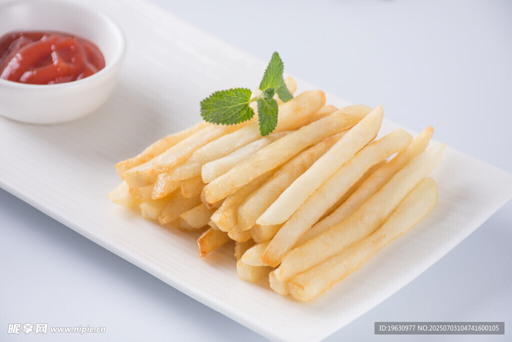 美味山药条配番茄酱