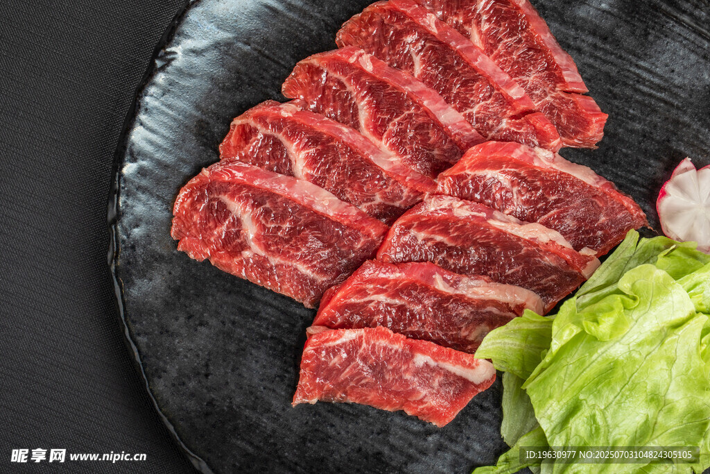 新鲜牛肉切片配生菜