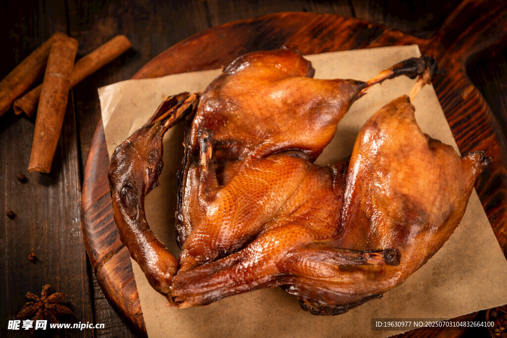 美味卤制烤鸭