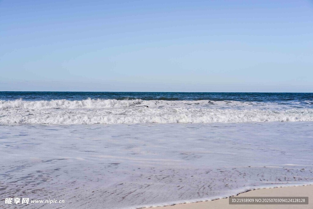 海边沙滩海浪美景