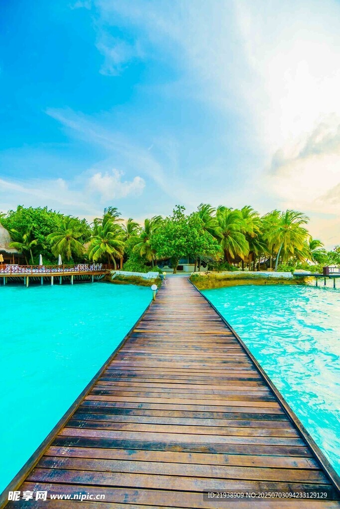 梦幻水上木栈道美景