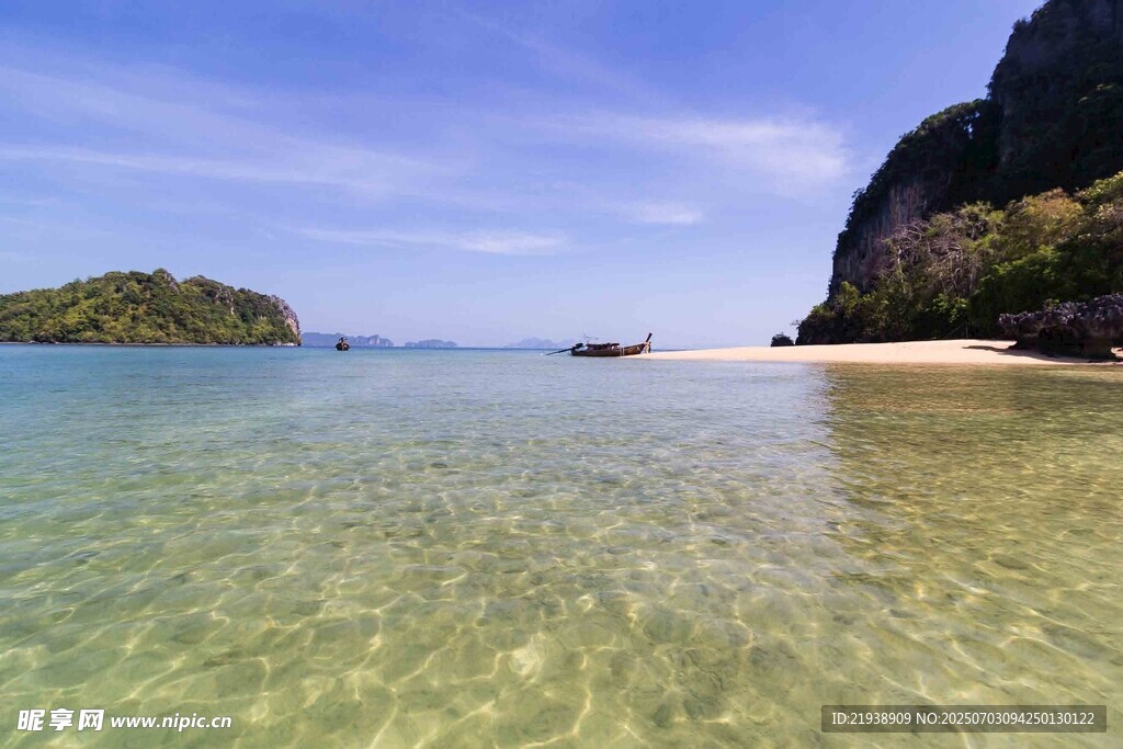美丽清澈的海边风光