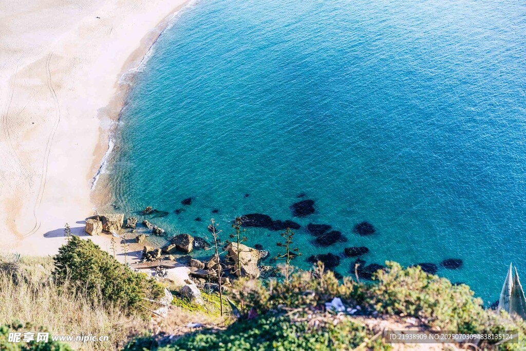 俯瞰碧海白沙的美丽景致