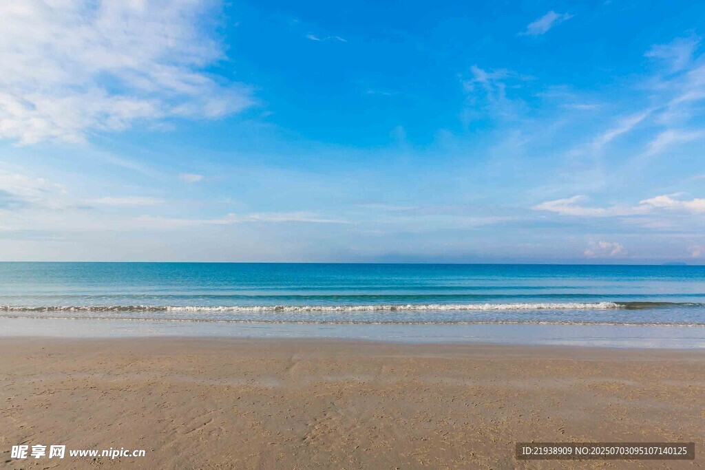 蔚蓝大海与蓝天