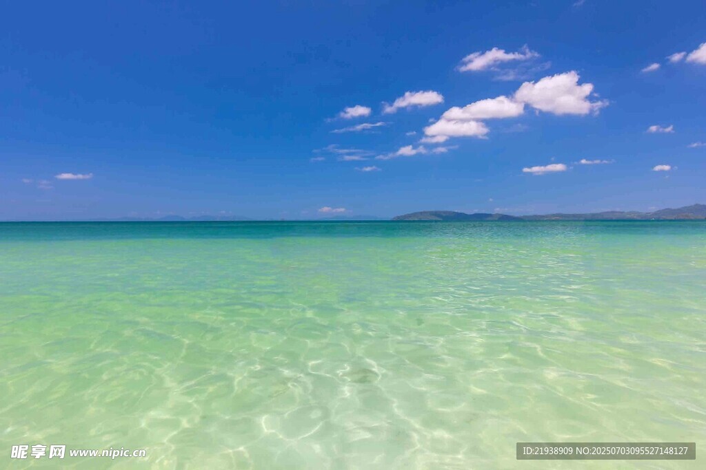 清澈碧海蓝天美丽海景