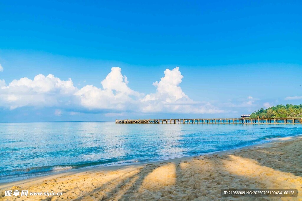 美丽海滨沙滩风景