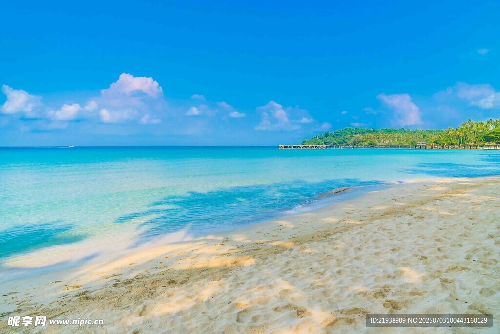 美丽海滨沙滩风景