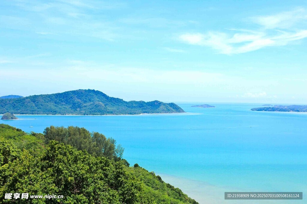 海边青山碧海美景