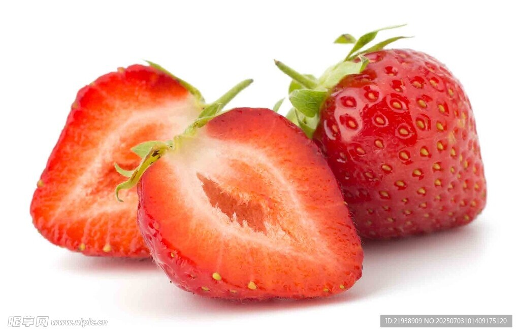 新鲜切开的诱人草莓