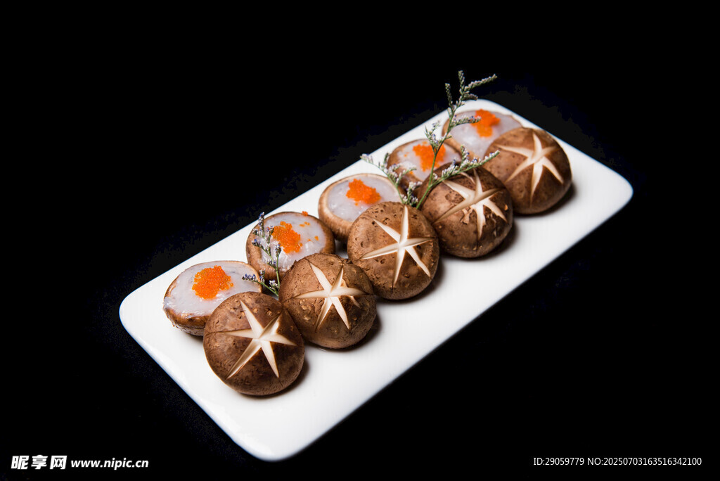 香菇酿肉滑精致摆盘