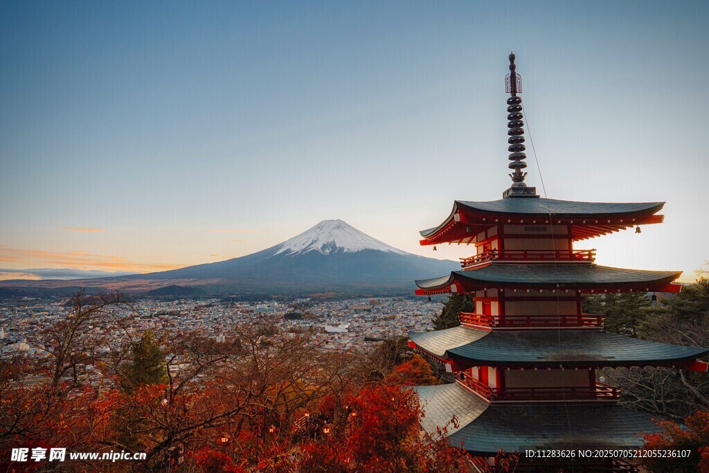 富士山下的古韵宝塔