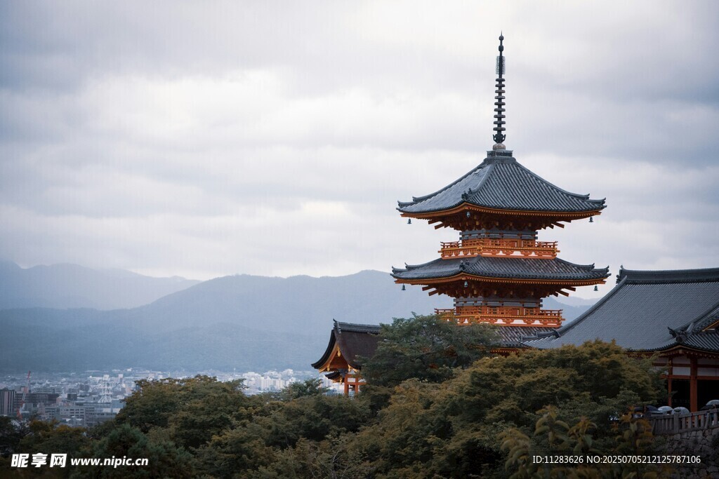 日本传统塔楼景观