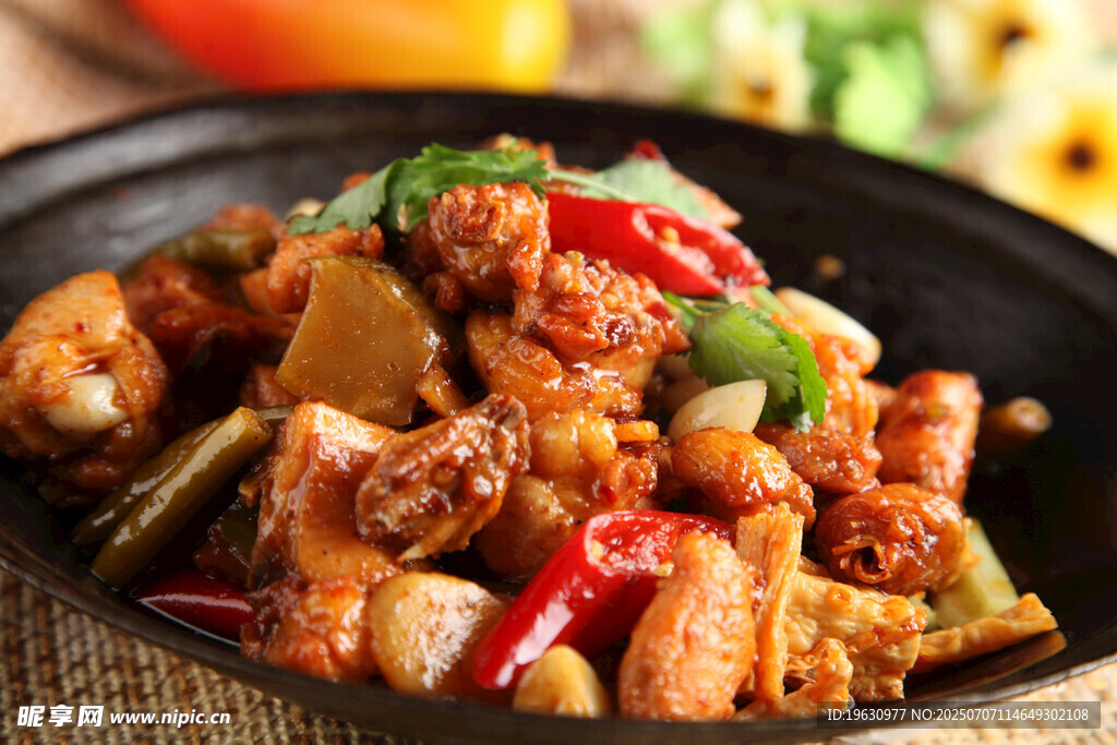 美味香辣炒鸡块