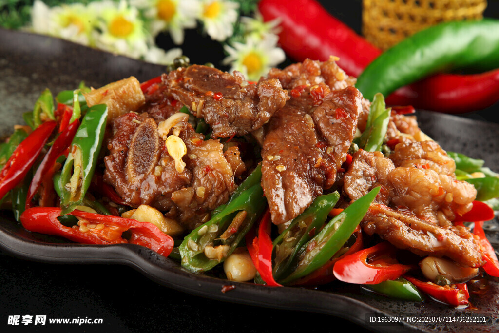 香辣美味炒排骨