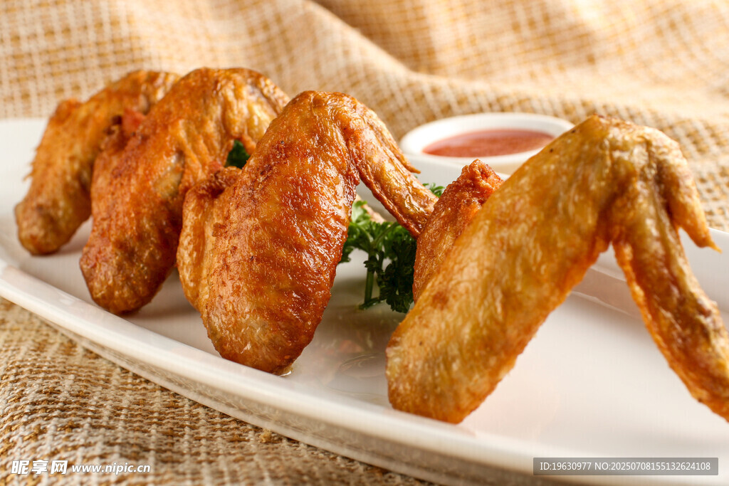美味炸鸡翅摆盘展示