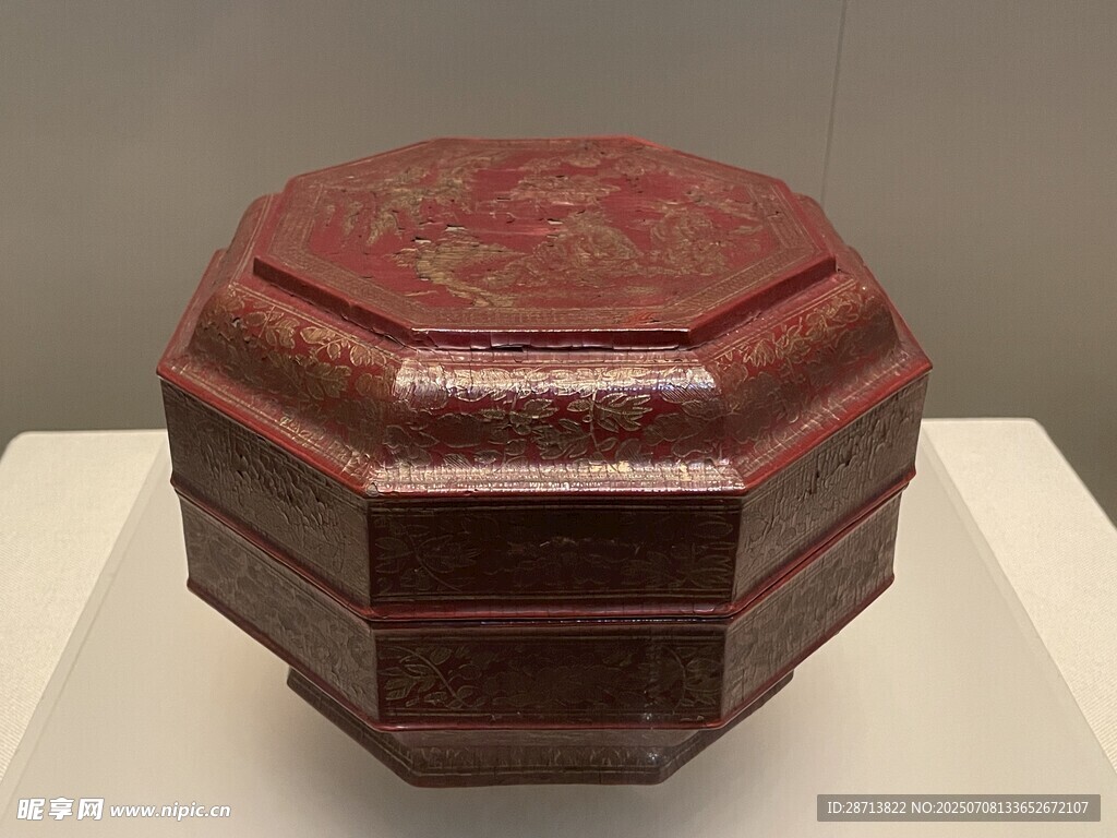 八角红漆盒