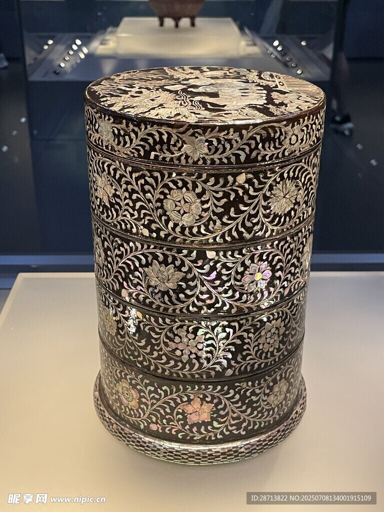 精美雕花圆柱形工艺品