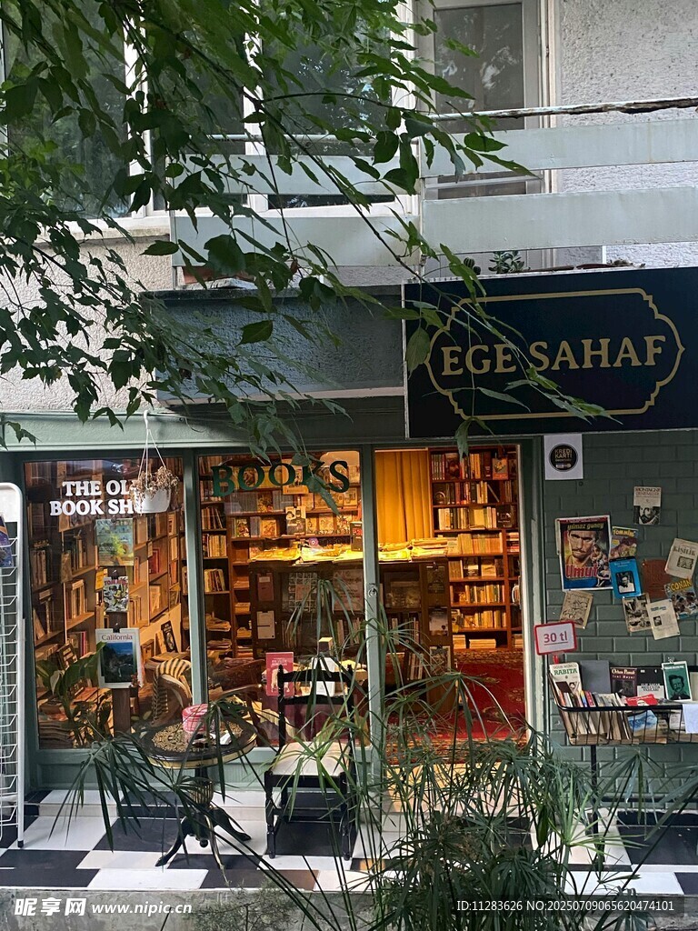 精致面包店外观