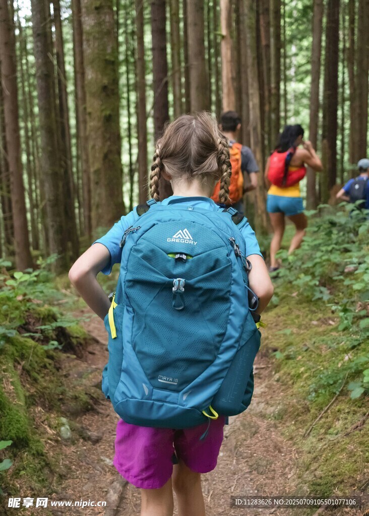 儿童森林徒步之旅