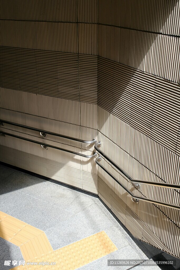通道空间