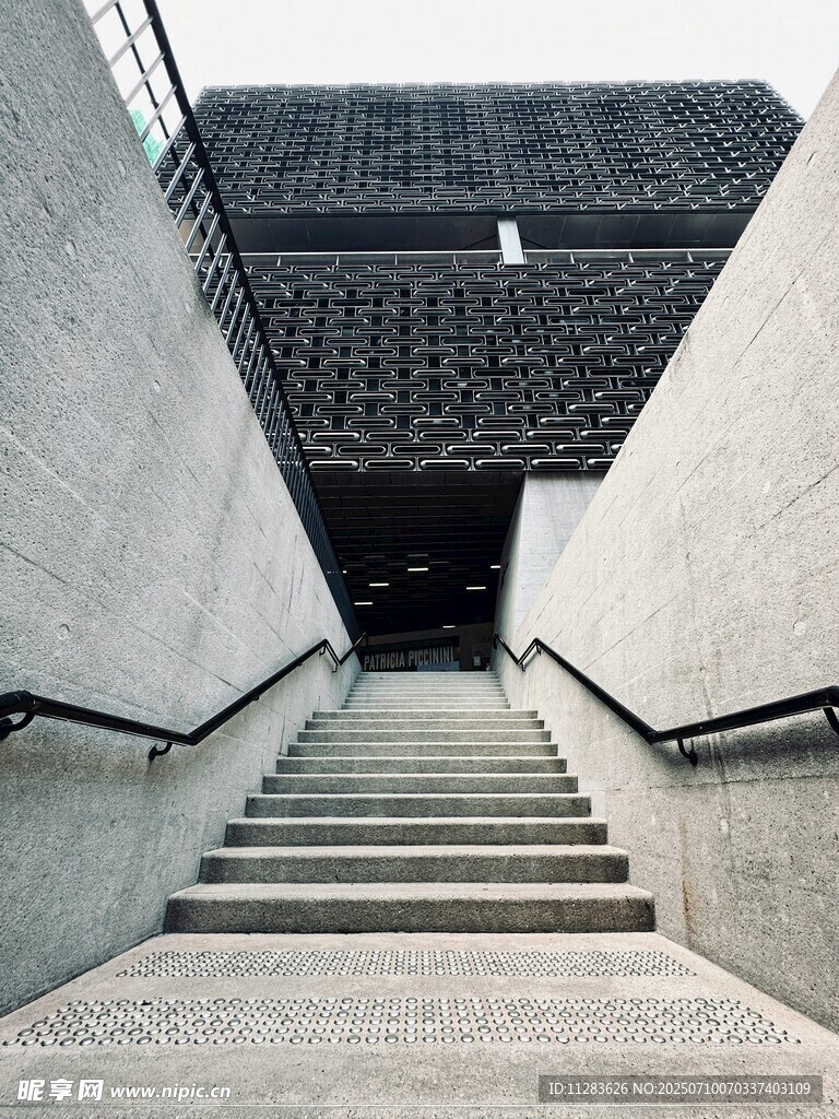 现代建筑中的阶梯通道