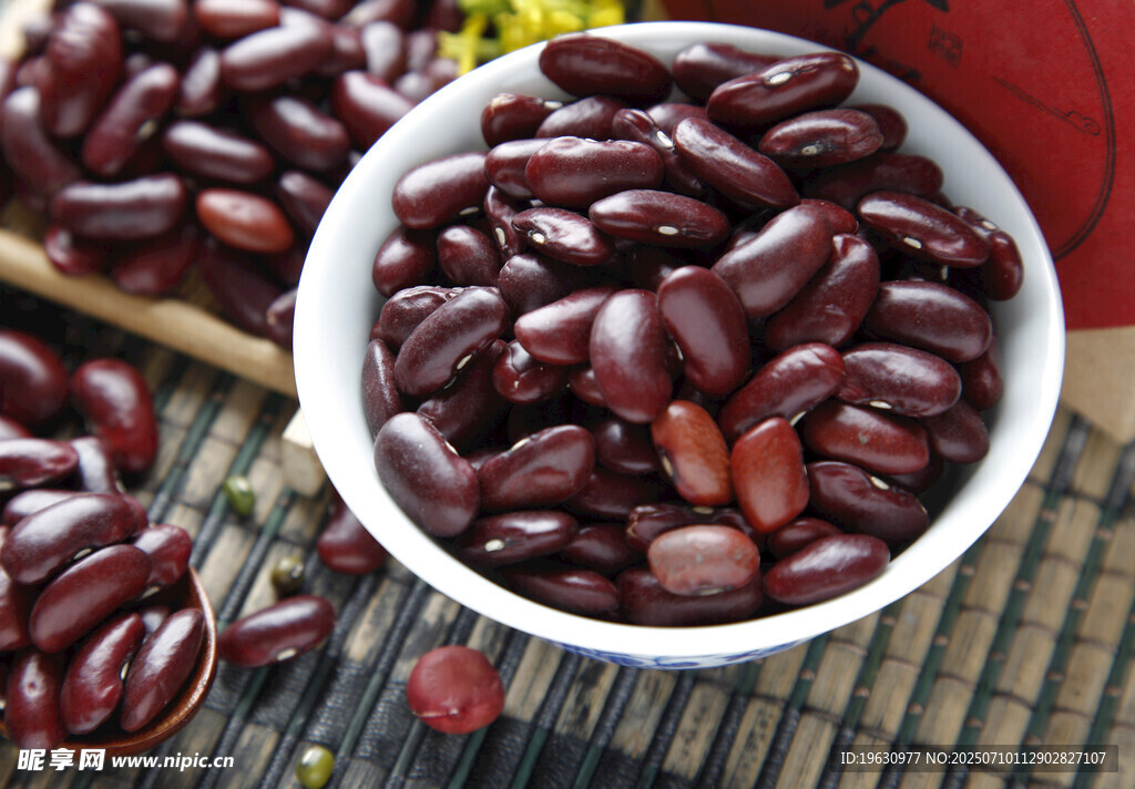 碗中饱满红芸豆