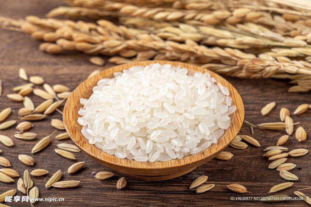 木碗中的白米