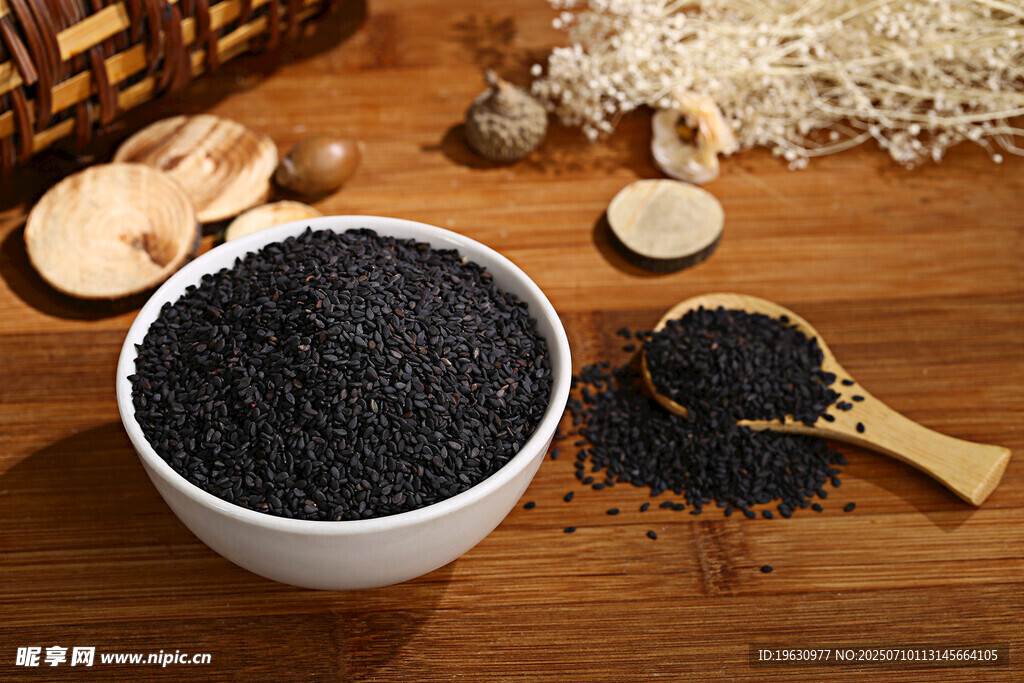 碗中黑米
