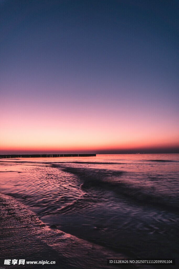 海边绝美日落时分景象