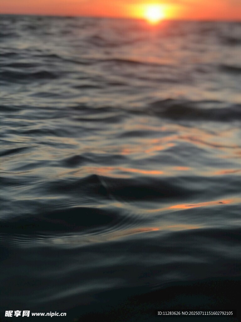 海上日落