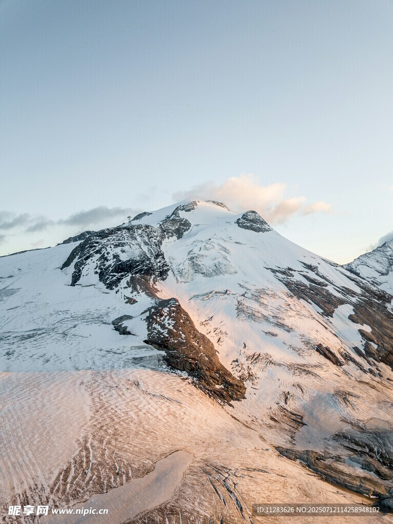 雪山壮丽风光