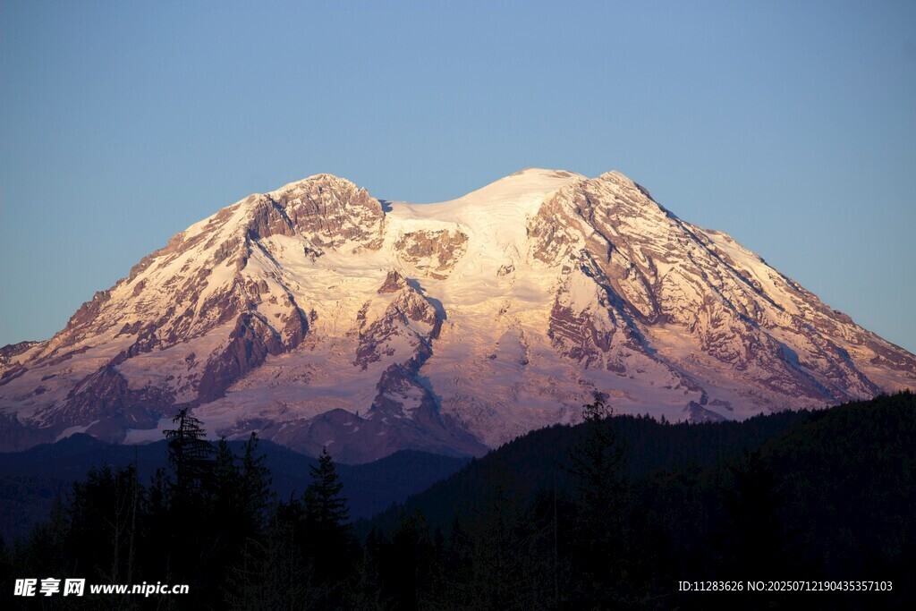 壮丽雪山美景