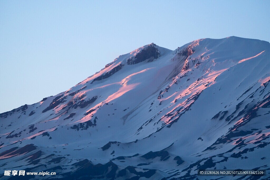 雪山壮丽美景