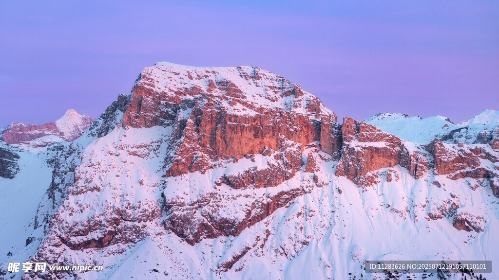 雪山壮丽风光