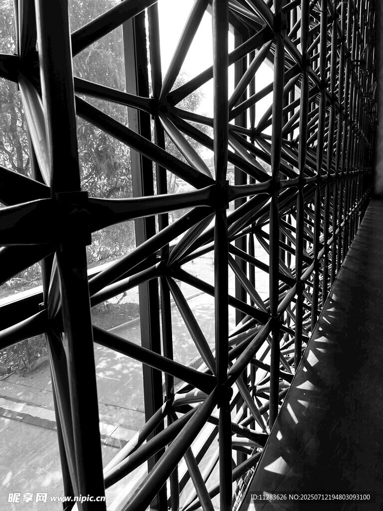 钢铁结构建筑内部景象