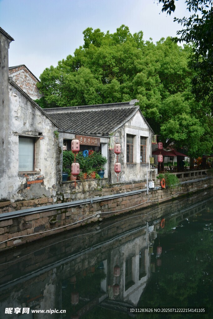 江南水乡古宅临水景致