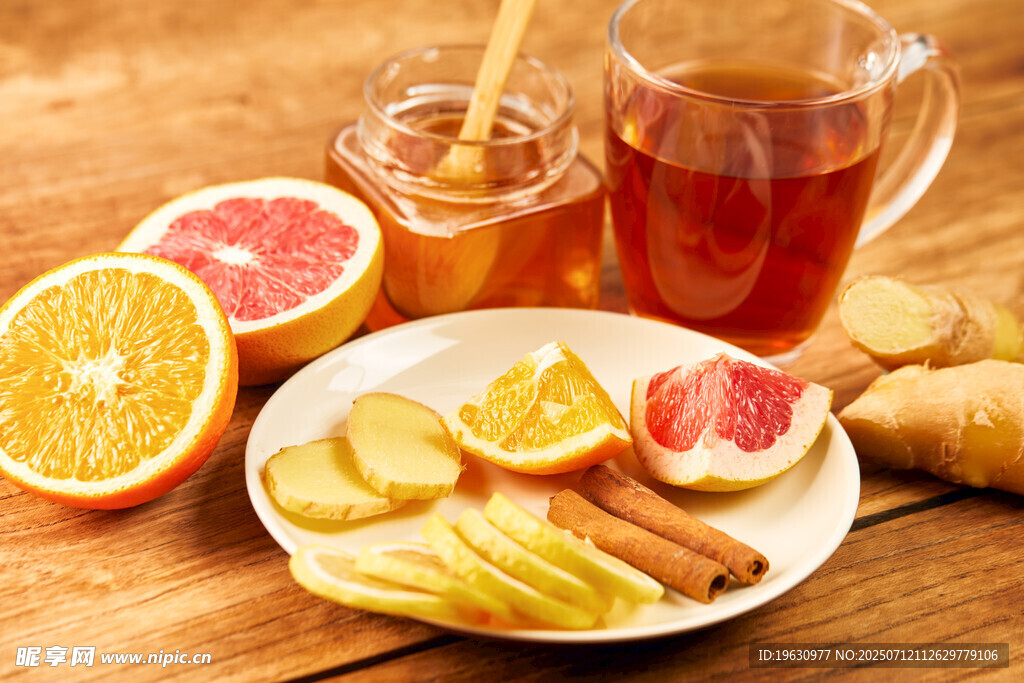 蜂蜜水果茶与养生食材