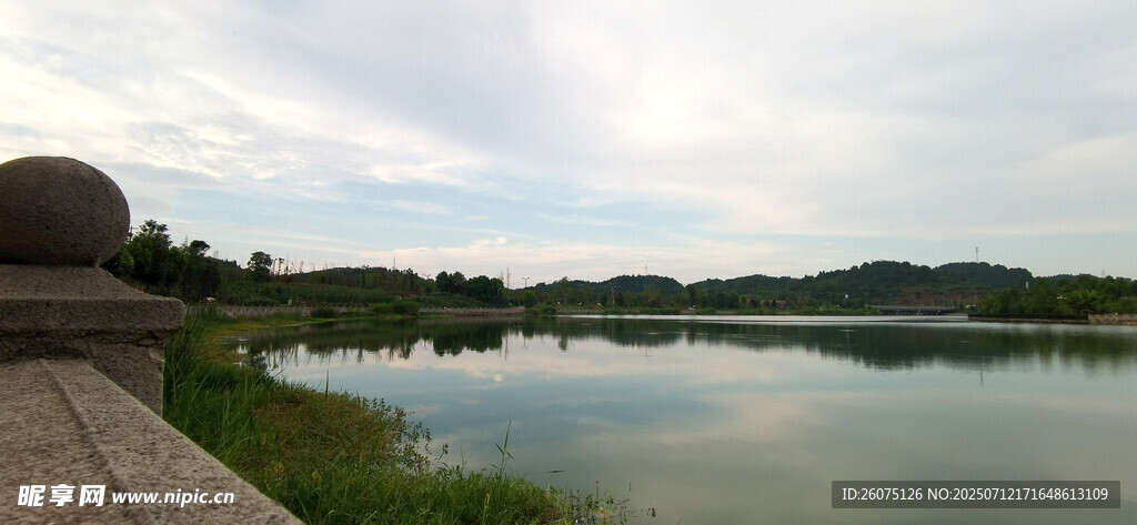 湖畔风光