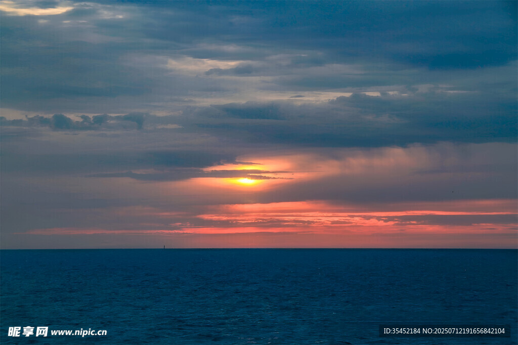 海上日落