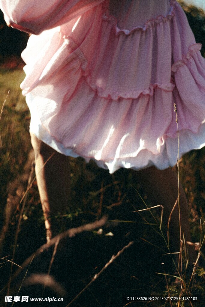 粉色裙摆下的梦幻瞬间