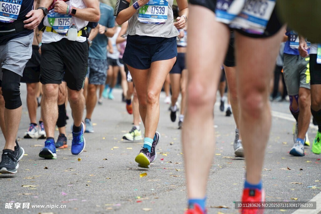 马拉松赛场上的奔跑瞬间