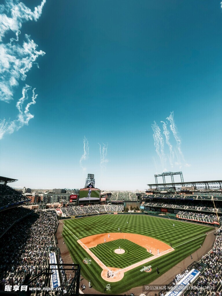 俯瞰棒球场全景