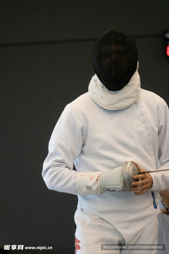 击剑运动员准备姿势